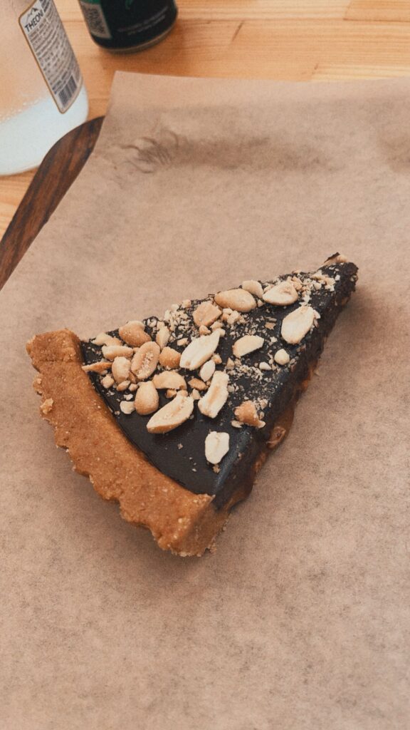 Vegane Snickers-Tarte